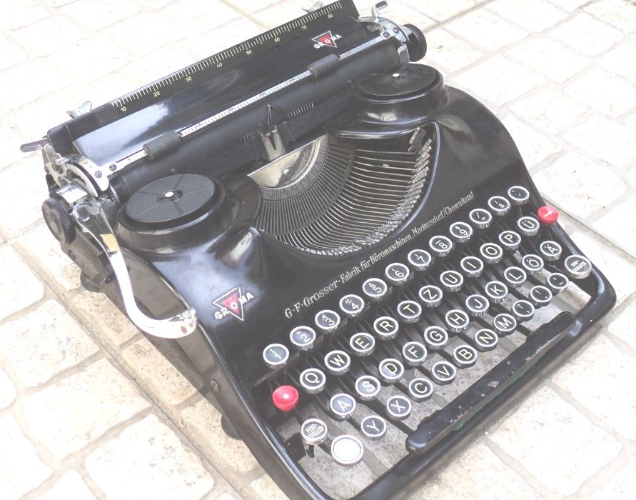 1934- Maquina de escrever antiga