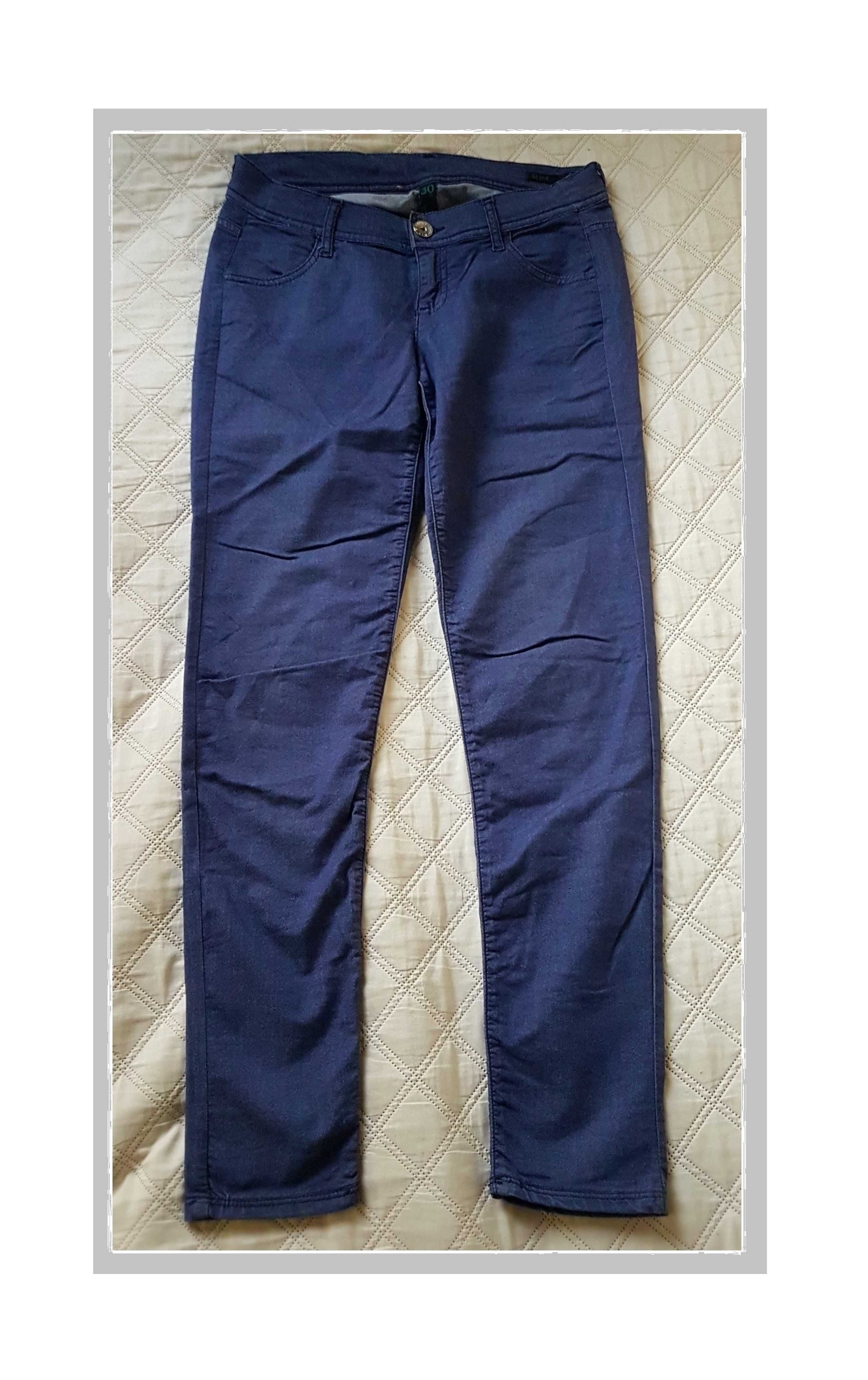 Jeansy skinny spodnie fioletowe Benetton