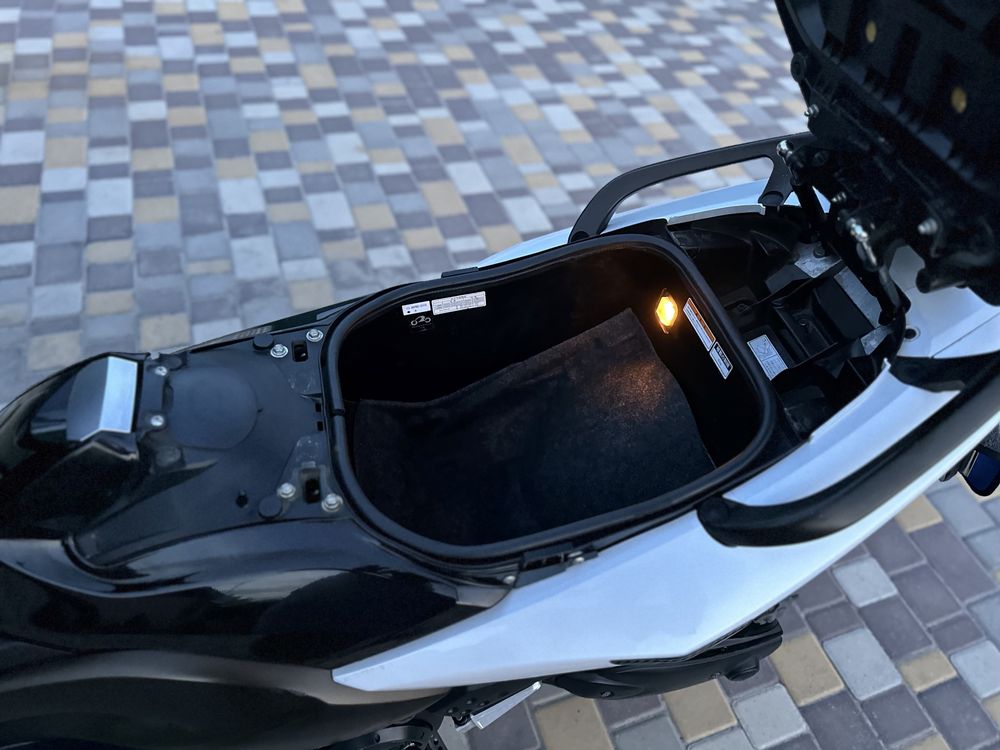 Yamaha T-MAX ювілейна версія.