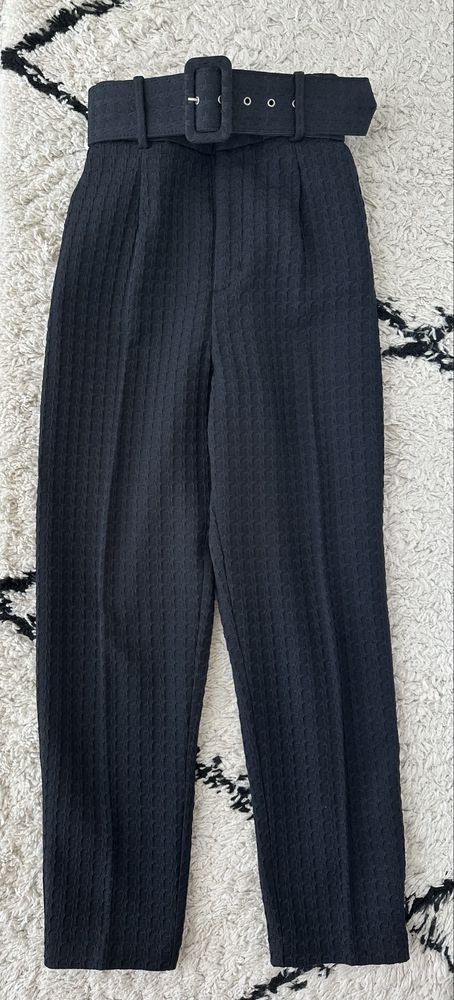 Fato preto ZARA.