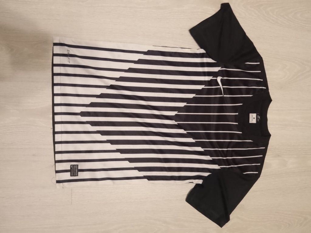 Ellesse,berghaus,nike,adidas,polo Raulf Lauren,Lyle Scott