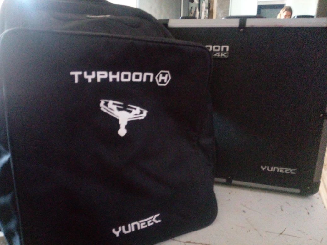 Yuneec typhoon h plus