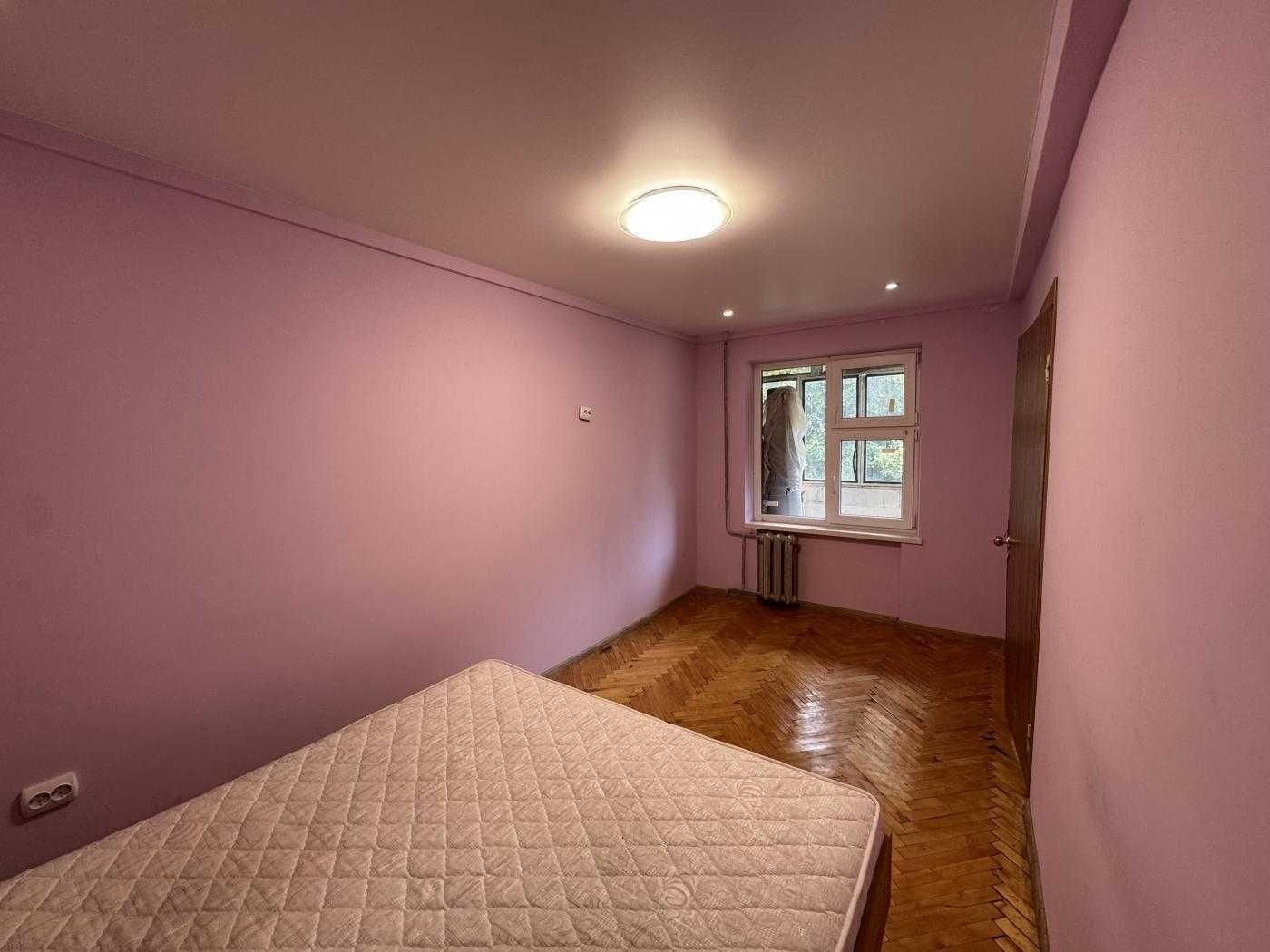 Продаж , 3 кімнатна ,  цегла, вул. Бойчука