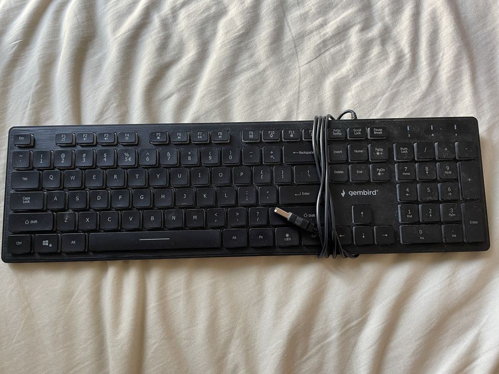 Klawiatura PC z 3-kolorowym podświetleniem Gamebird