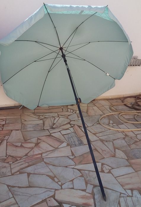 3 Guarda-sóis Médios