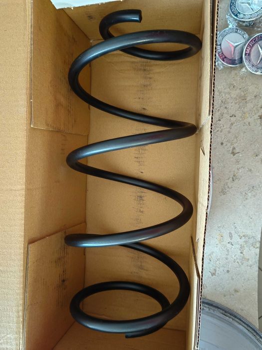 SPRĘŻYNA ZAWIESZENIA przednia Volvo S40 1,8 / 2,0 / 1,9D / V40 1,8 /