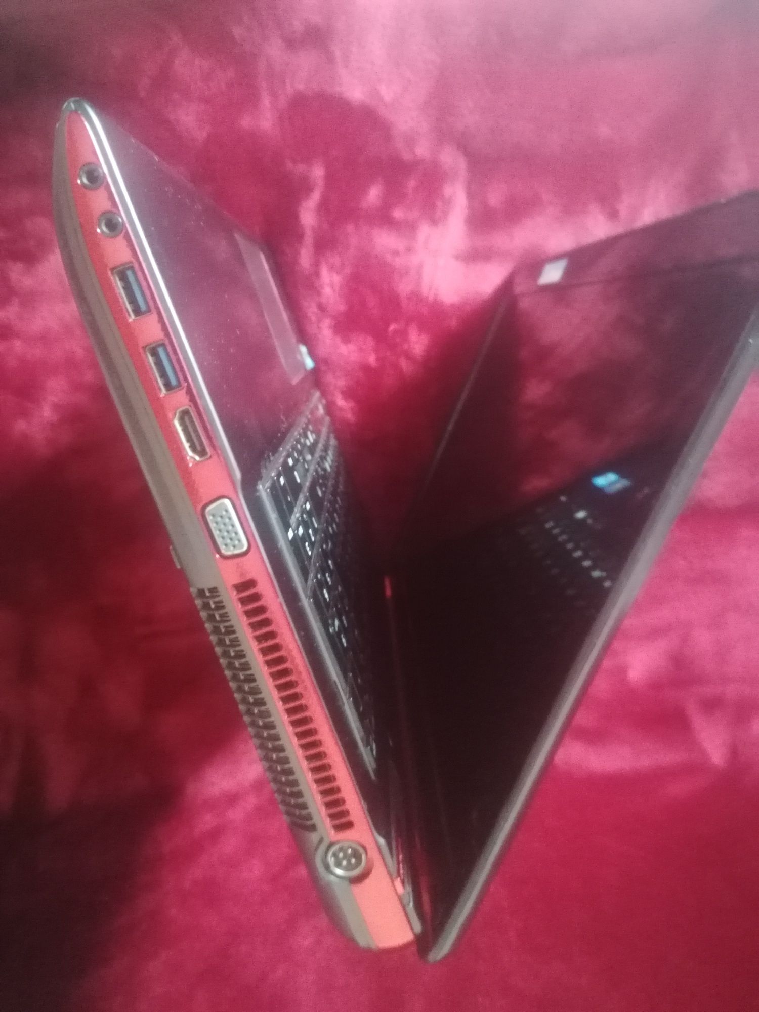 Ігровий ноутбук Toshiba Qosmio X870 16/120/500 Gb