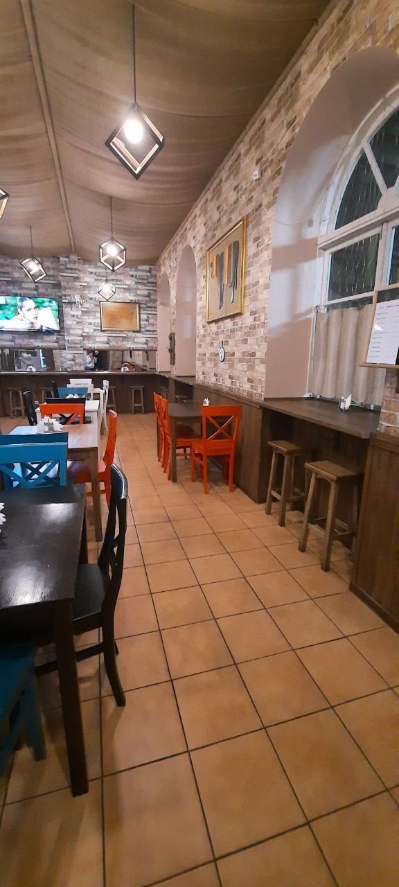 Продам действующее кафе в Виннице на Урожае
