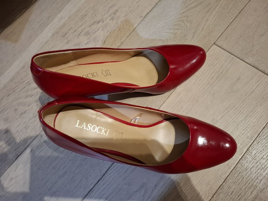 Czółenka Lasocki 39