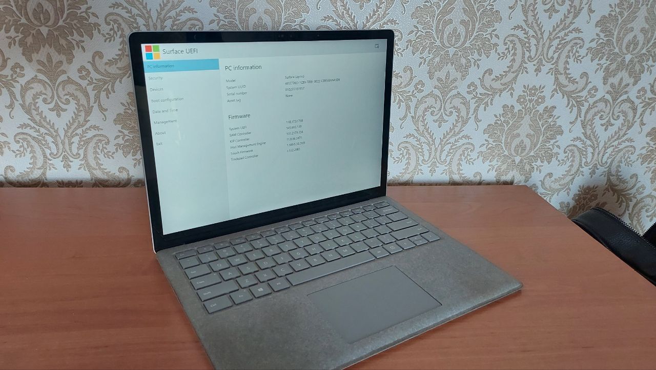 Microsoft surface laptop 1