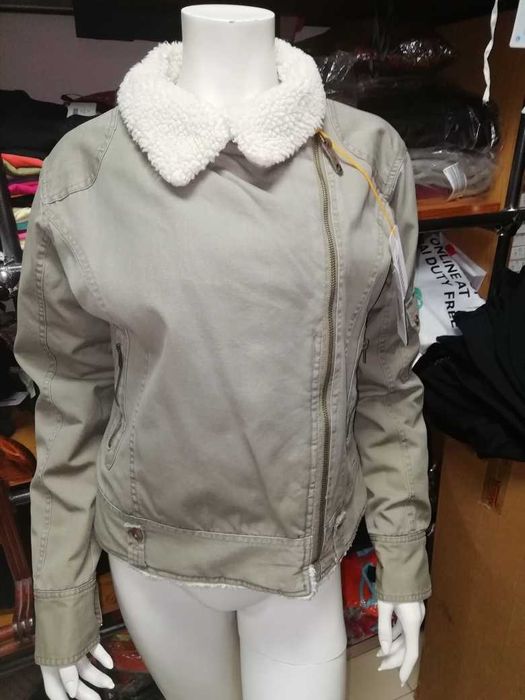 Casaco Curto de Senhora tipo Bomber