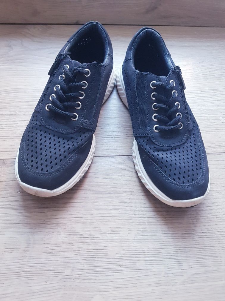 Buty sportowe damskie marki Gosoft rozmiar 37.