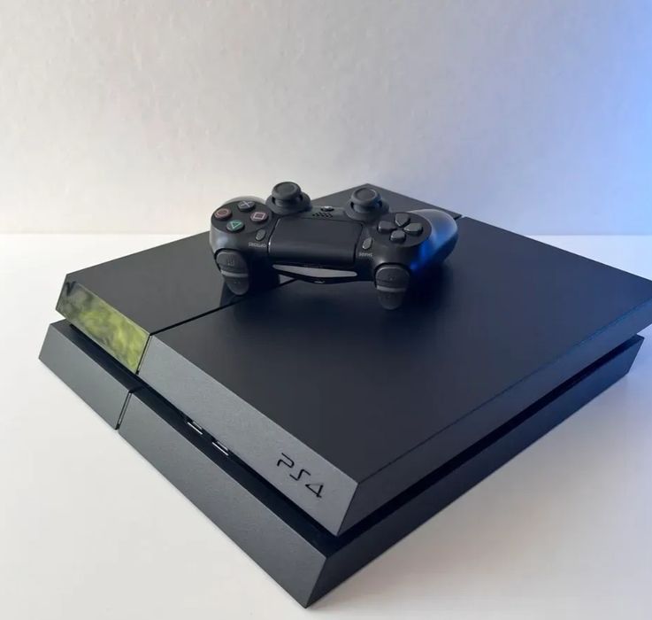 PlayStation 4 fat 1tb GoldHEN