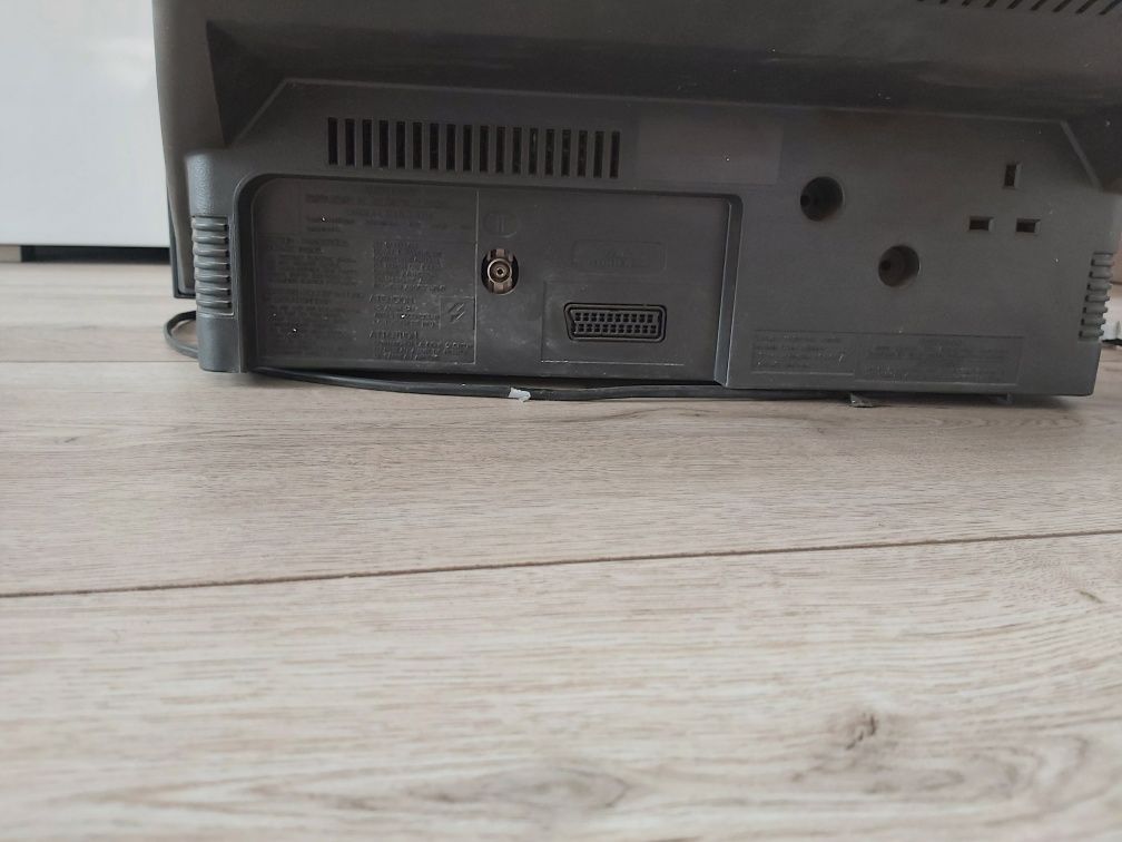 Telewizor sharp 21 lf 90 c
