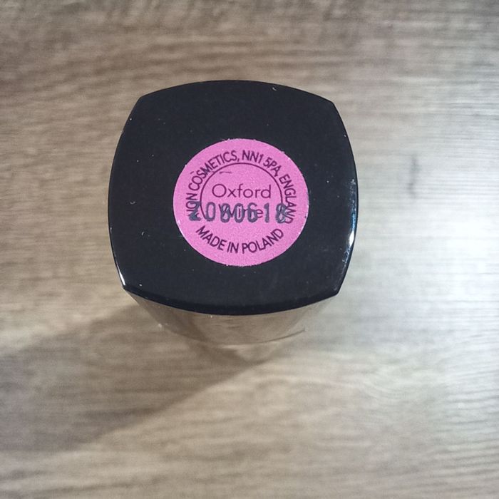 Avon szminka Oxford Wine