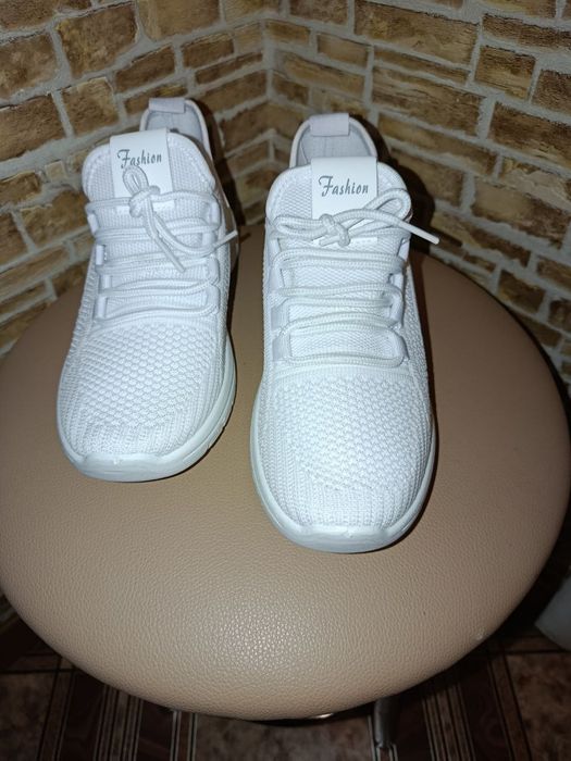 Кросовки 36р, женские, новые.