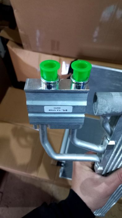 Радиатор основной Jeep Cherokee KL радиатор АКПП джип чероки кл