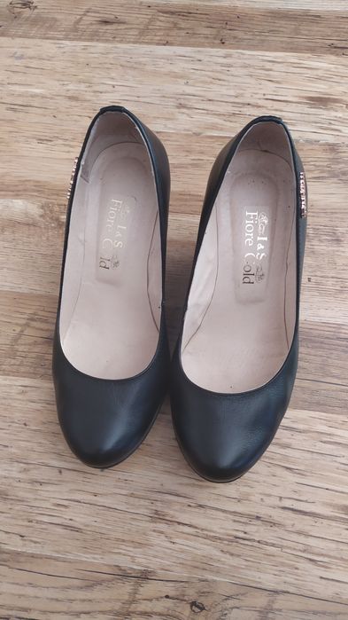 Продам кожаные туфли