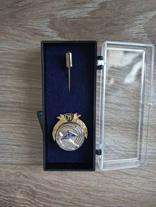 Rzadki złocony znaczek A.Z. – 40 lat członkostwa,