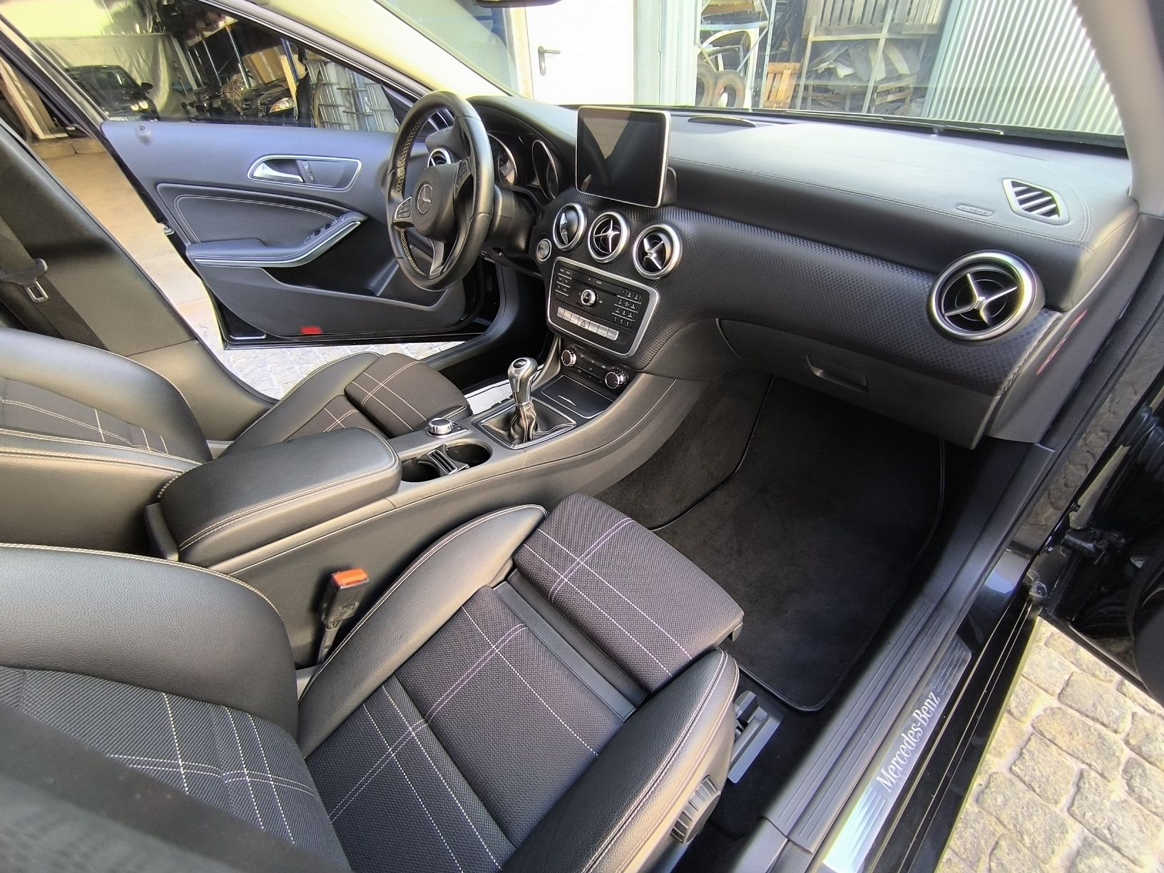 Mercedes Benz A180