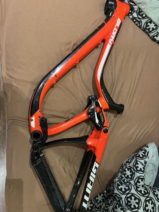 rama giant glory 2019 ,  thunderbird demo freeride sender v5 v10