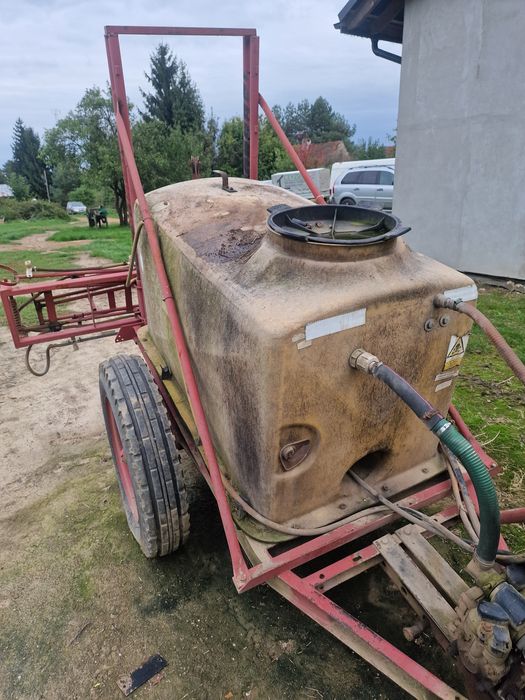 Opryskiwacz ciągany