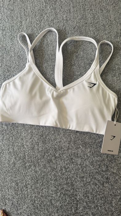 Спортивний бюсгалтер Gymshark Dooble Up.Стильний V-подібний виріз..