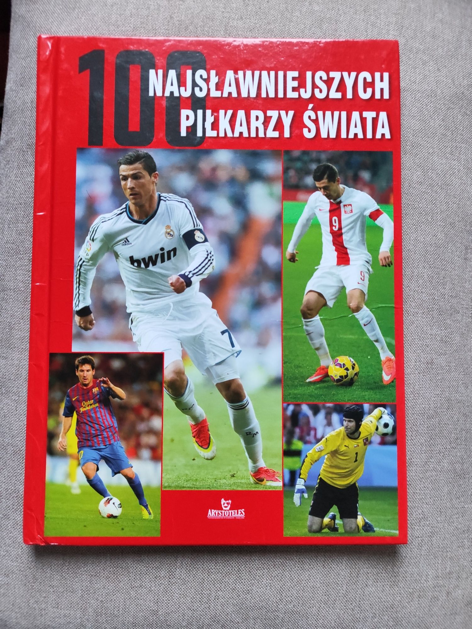 Książka "100 najsłynniejszych piłkarzy świata"