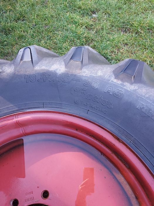 Koła 18.4-30 z felgami