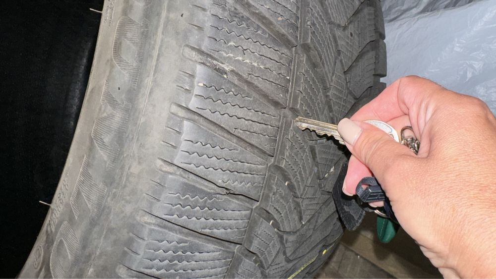 Продам резину Dunlop Winter Sport 275/40 R20, б/у в хорошем состоянии