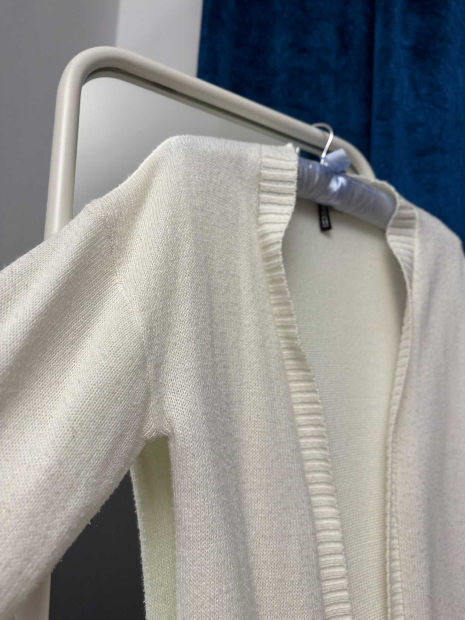 swetrek kardigan biały kieszenie H&M