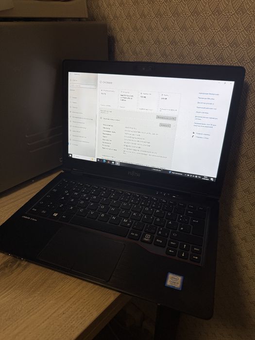 Ноутбук: Futjitsu 12.5"/ Intel i3-7100 / 16GB / SSD 238GB.