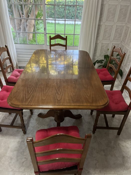 Mesa de Refeição com 6 cadeiras