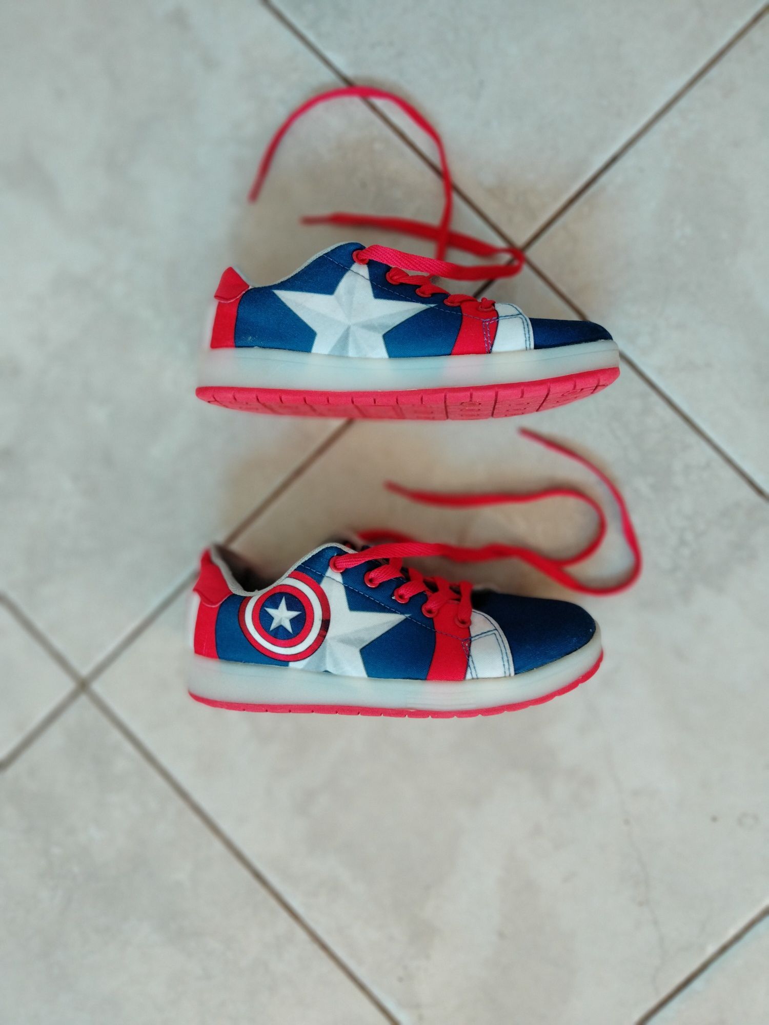 Buty oryginalny Marvel 36