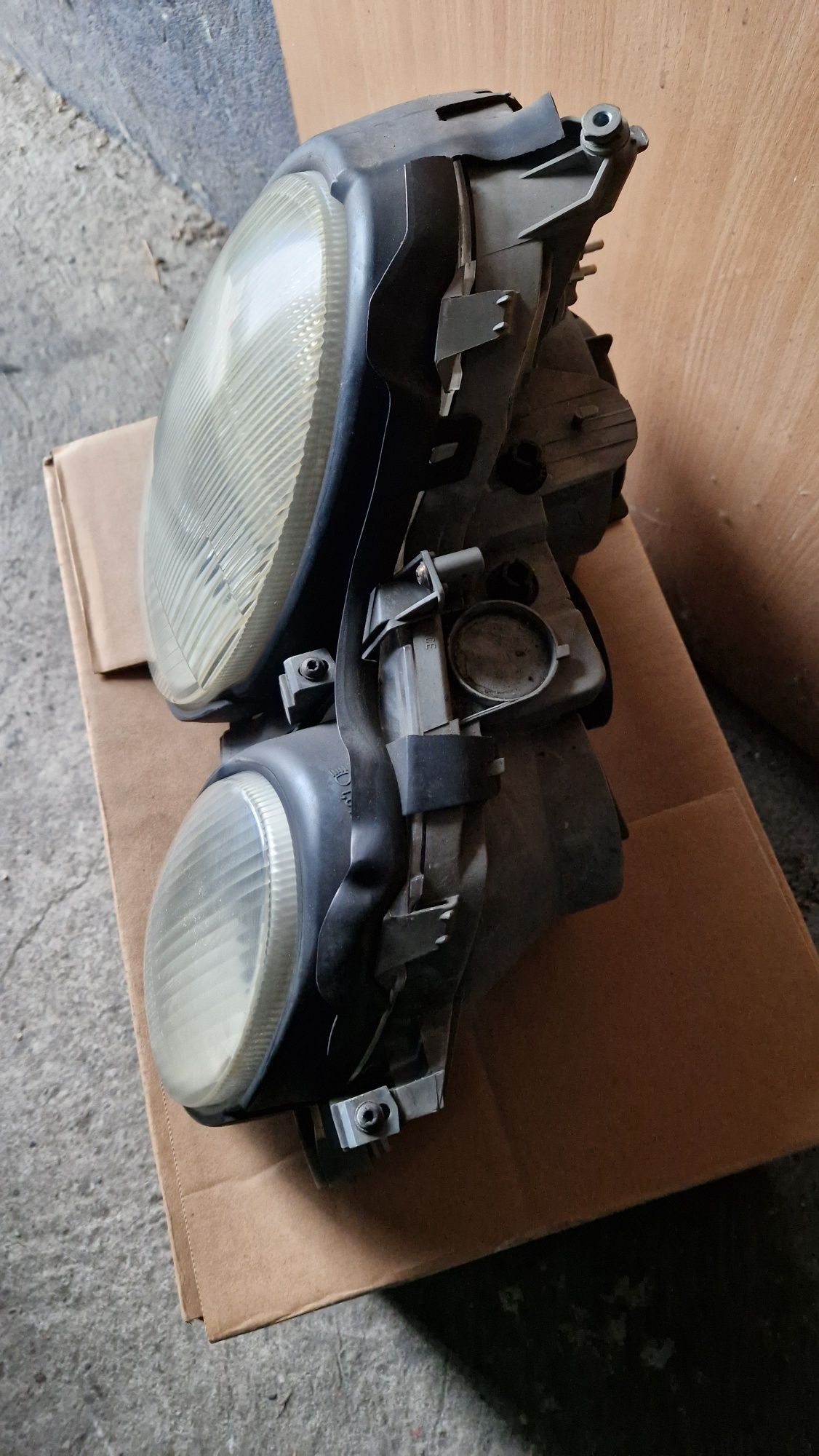 Lampy Hella CLK C208/W208.