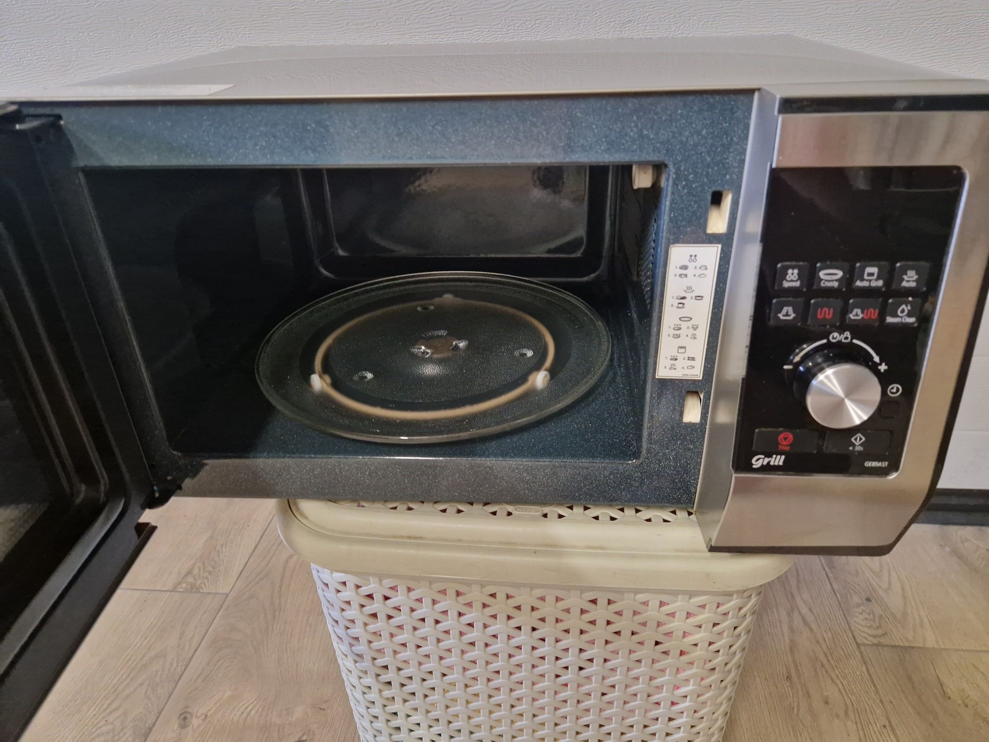 MIkrofalówka Samsung GE89AST
