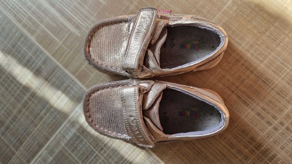 Мокасини для дівчинки золотисті