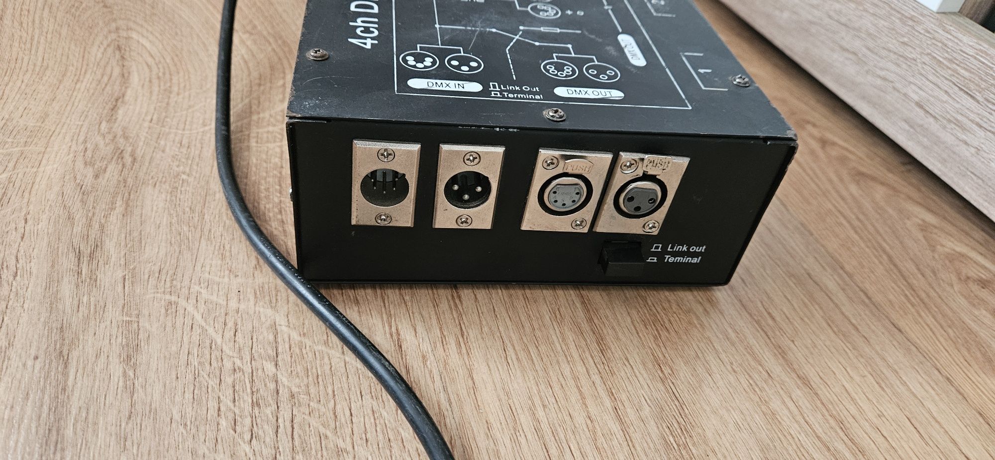 Sterownik rozgałężnik dmx FLASH SPLITTER DMX 512 1 wejście 4 wyjścia