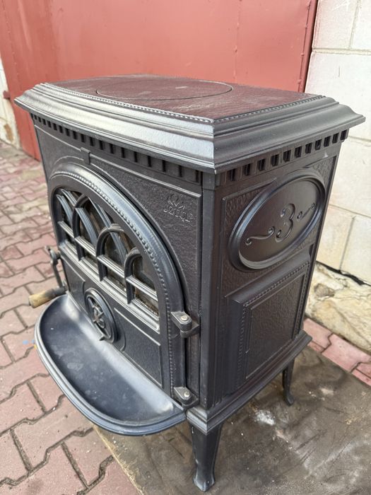 Jotul 3 Piękny Komin norweski z szybką