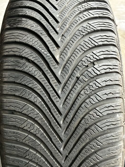 Резина б/у 215/55/17  мішелін