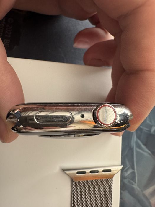 Apple Watch Series 7 45mm Stainless Steel, Milanese loop