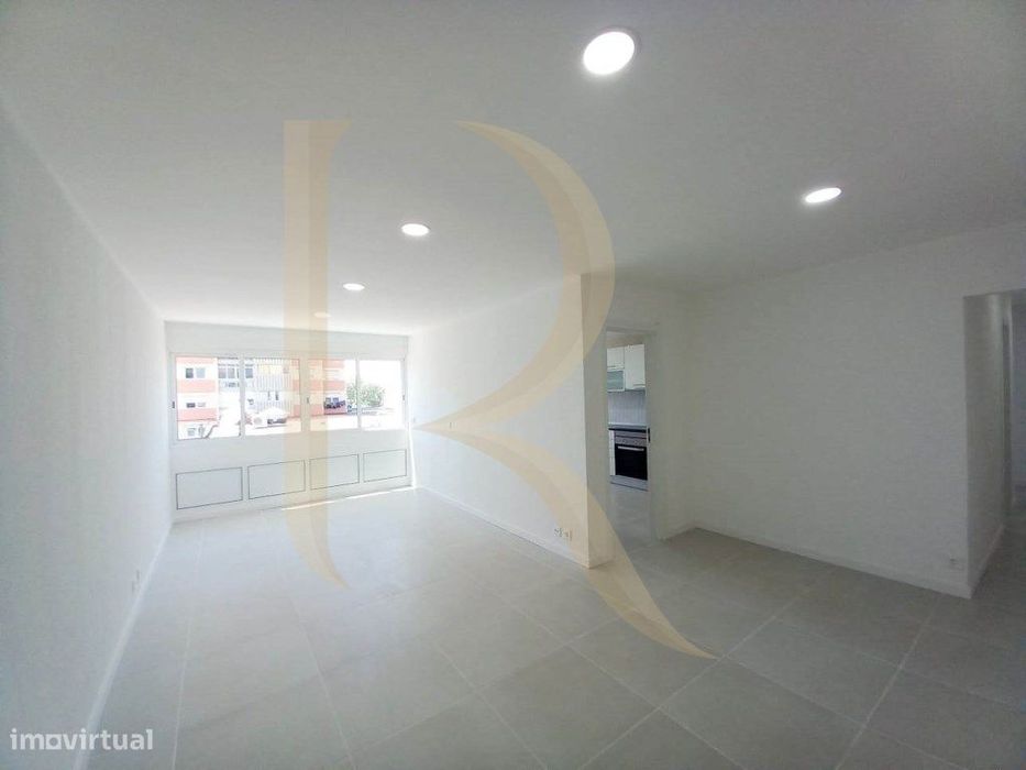 Apartamento T3 totalmente remodelado com elevador em Santo António ...