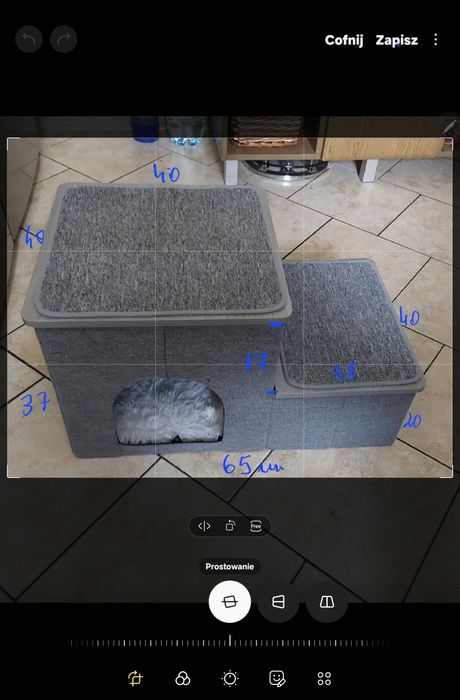 Schodki z budą dla małego pieska