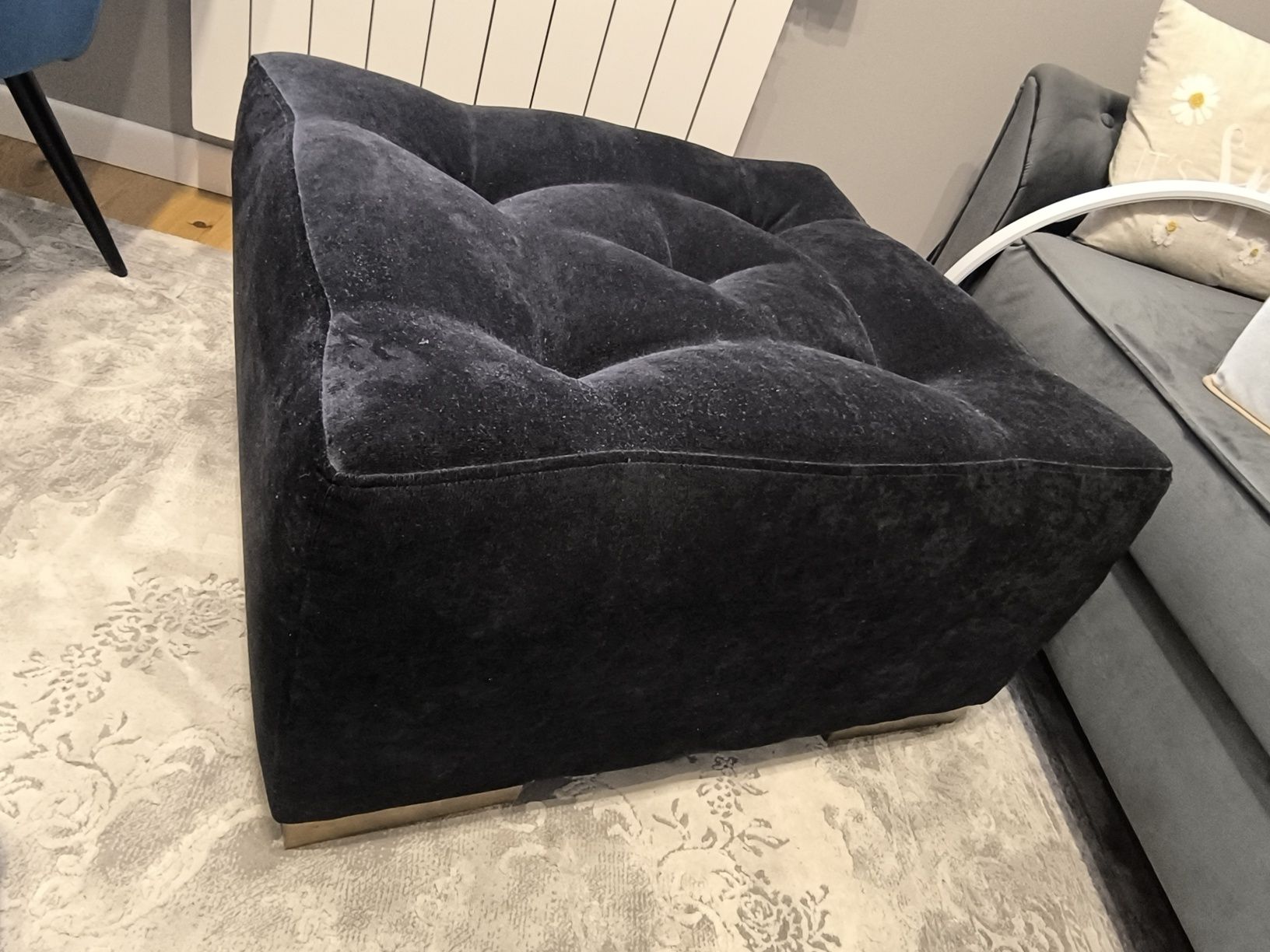 Pufa Glamour pikowana kryształki