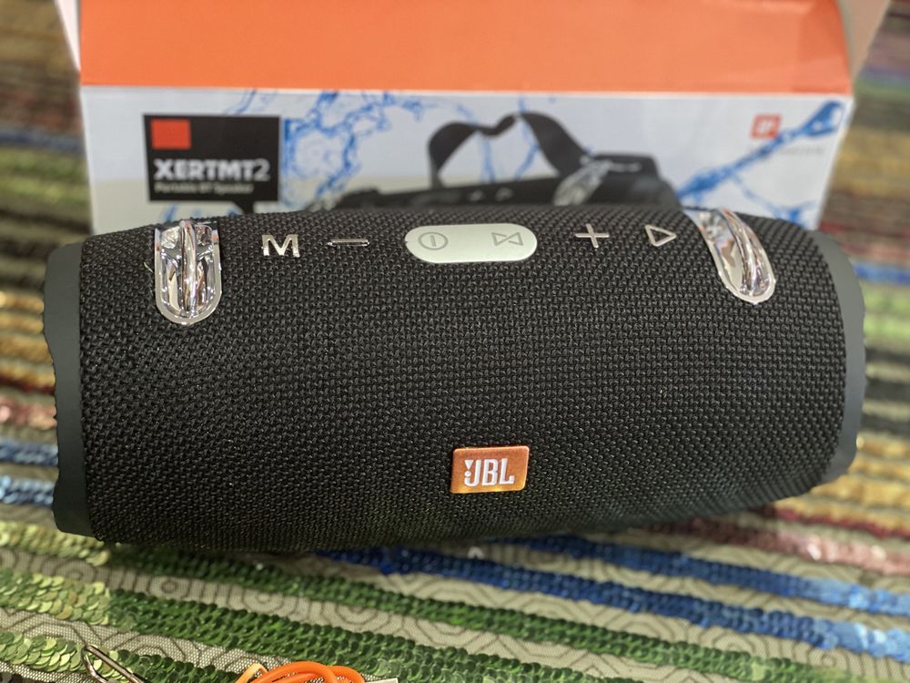 Coluna de musica tipo JBL