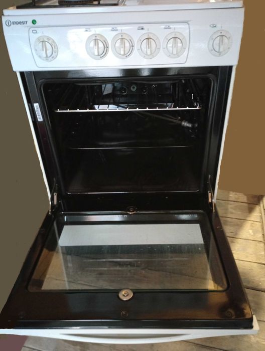 Плита комбінована INDESIT KG 5222  (газ/електро + електродуховка)
