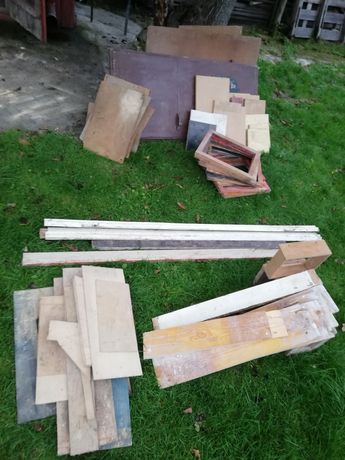 Stare drewniane elementy, drewno, odpad drewniany