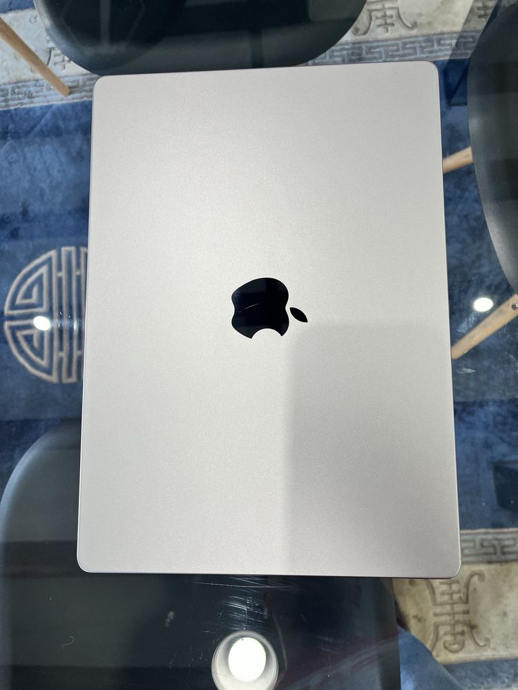 MacBook Pro M1 pro 2021 1TB