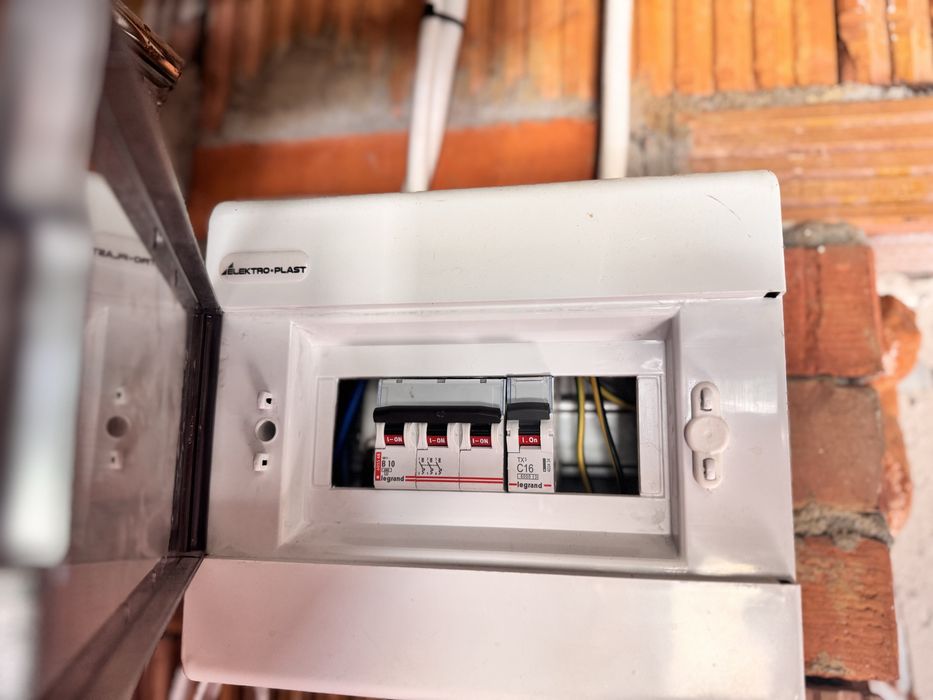 Elektryk przglady Fotowoltaiczne magyzyny eneregii