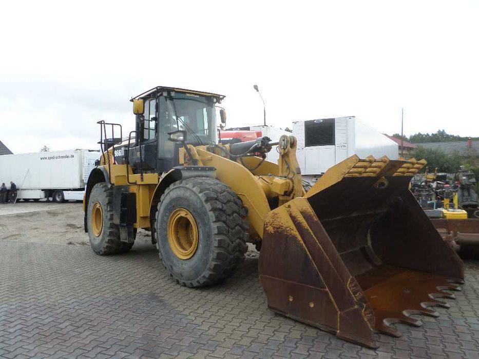 Ładowarka CAT 966K z Niemiec